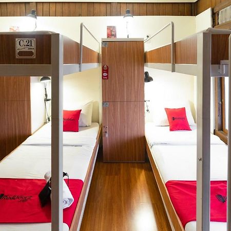 RedDoorz Hostel @ Dago 2 Bandung Zewnętrze zdjęcie