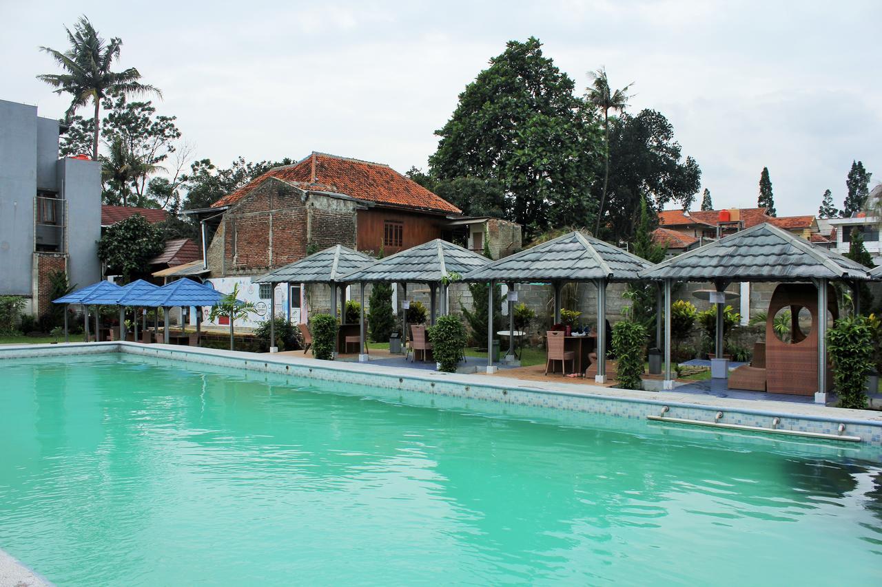 RedDoorz Hostel @ Dago 2 Bandung Zewnętrze zdjęcie
