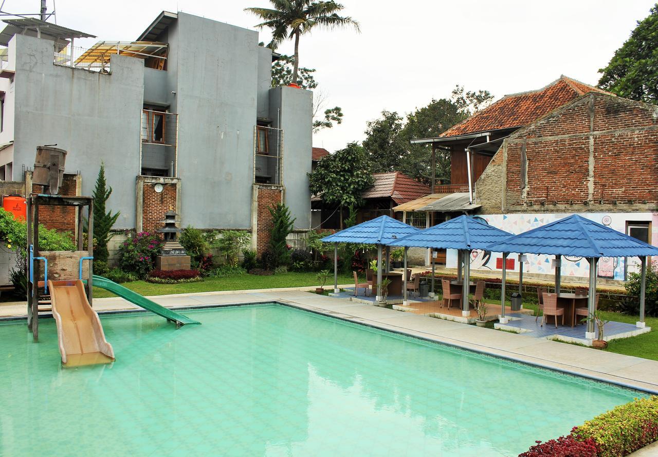 RedDoorz Hostel @ Dago 2 Bandung Zewnętrze zdjęcie