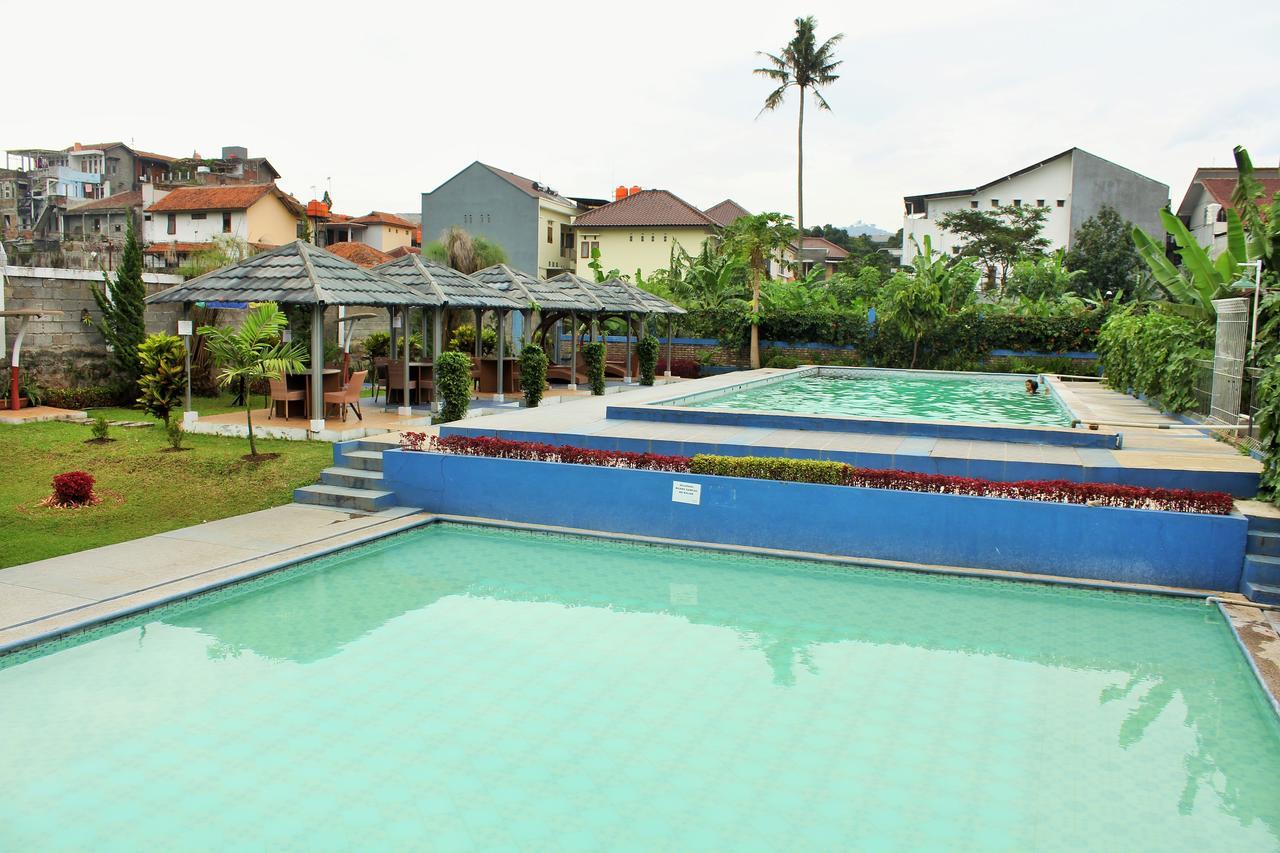 RedDoorz Hostel @ Dago 2 Bandung Zewnętrze zdjęcie
