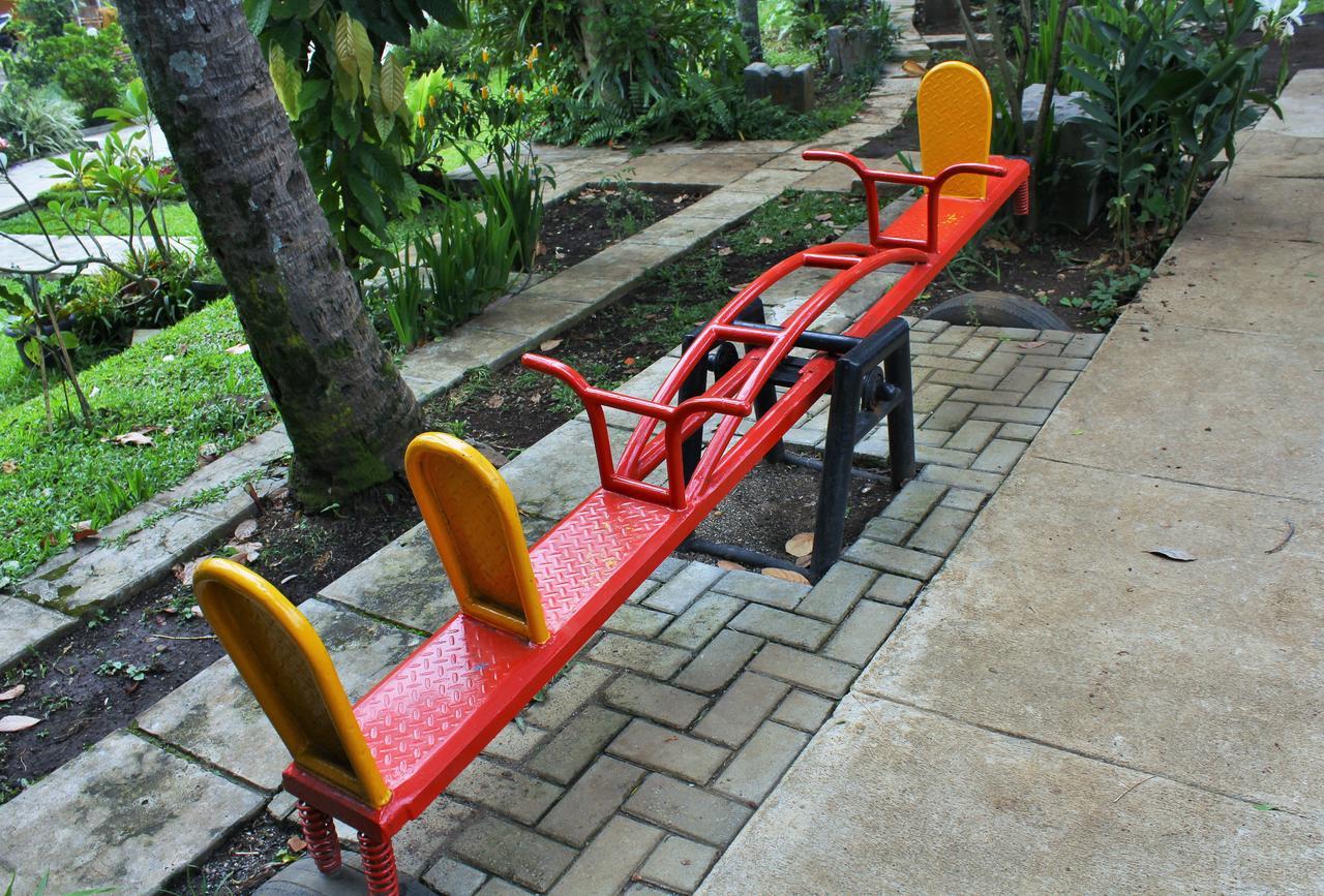 RedDoorz Hostel @ Dago 2 Bandung Zewnętrze zdjęcie