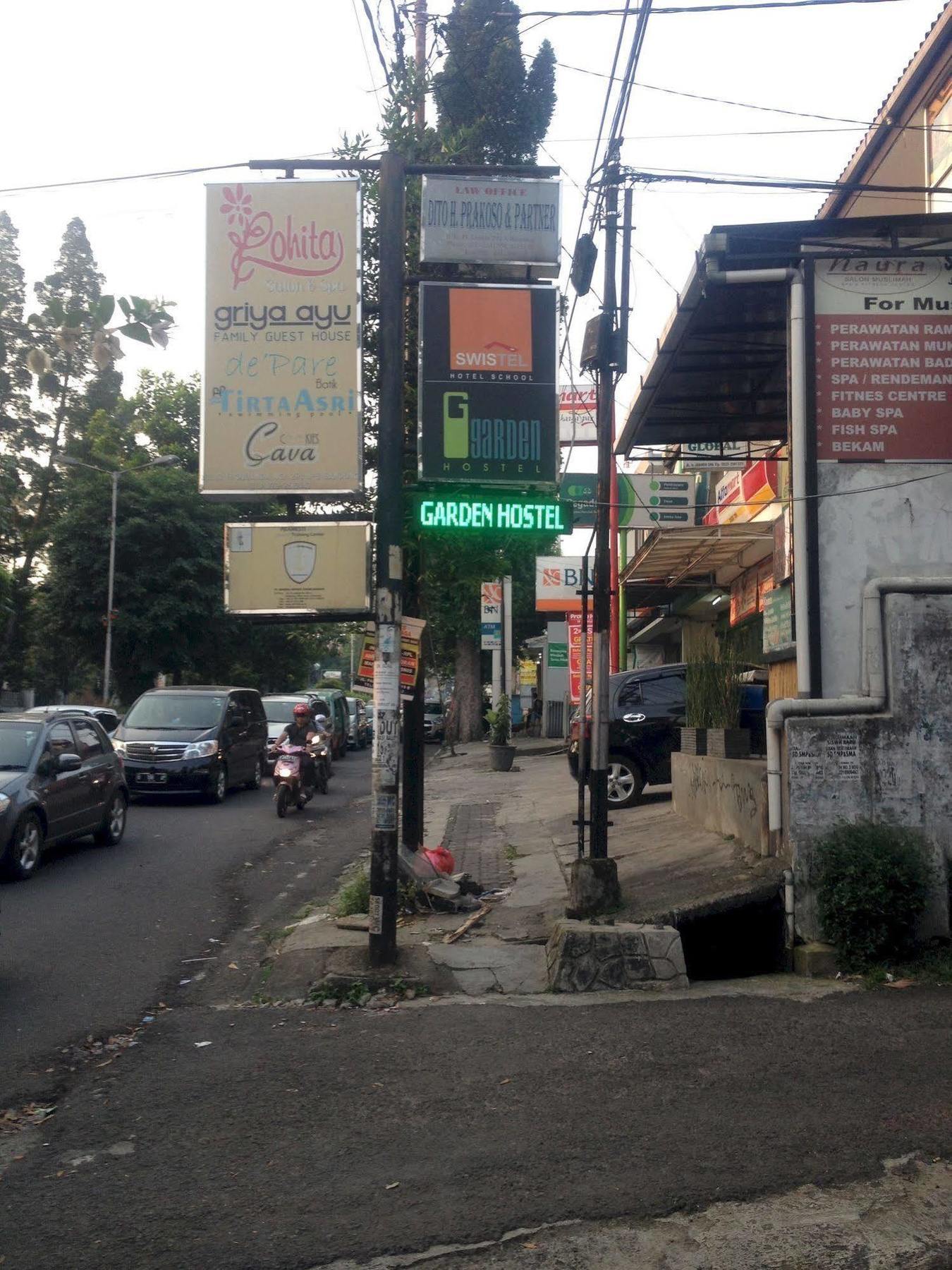 RedDoorz Hostel @ Dago 2 Bandung Zewnętrze zdjęcie