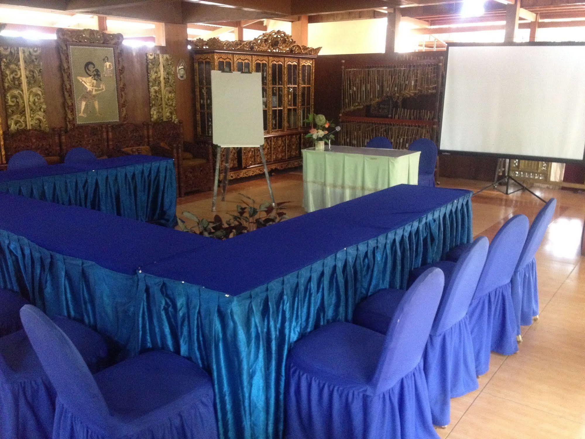 RedDoorz Hostel @ Dago 2 Bandung Zewnętrze zdjęcie