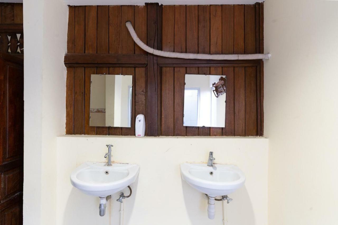 RedDoorz Hostel @ Dago 2 Bandung Zewnętrze zdjęcie