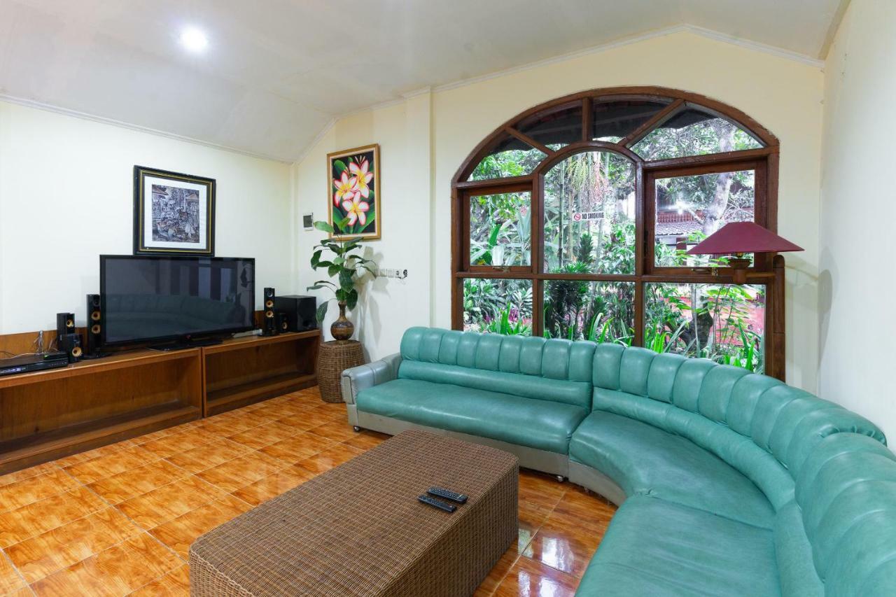 RedDoorz Hostel @ Dago 2 Bandung Zewnętrze zdjęcie