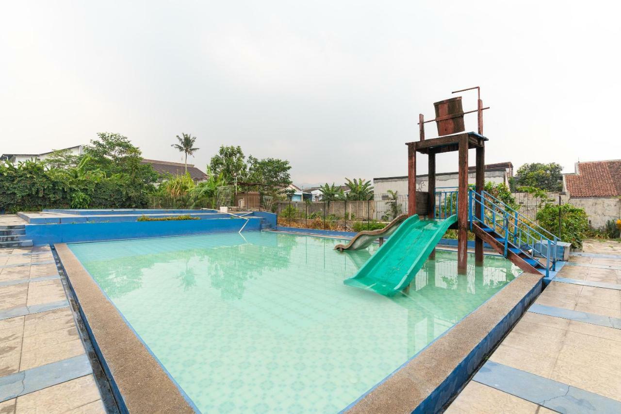 RedDoorz Hostel @ Dago 2 Bandung Zewnętrze zdjęcie
